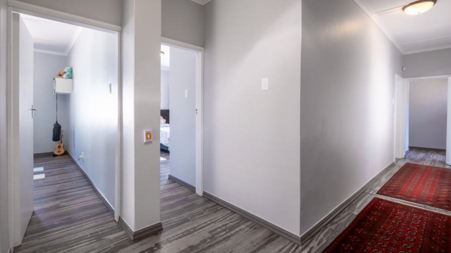 4 Bedroom Property for Sale in Heatherlands Western Cape